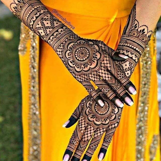 back side royal back hand mehndi design