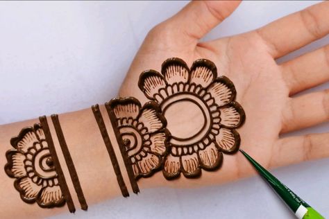 easy mehndi designs front hand