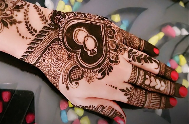 engagement simple mehndi design