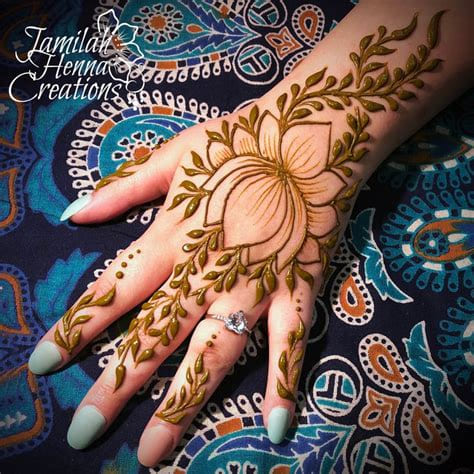 lotus mehndi design