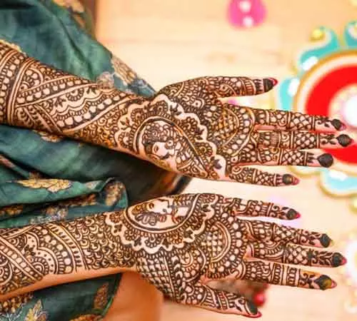simple engagement mehndi design